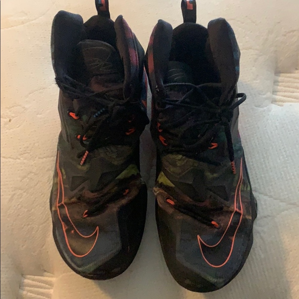 LeBrons size: 12